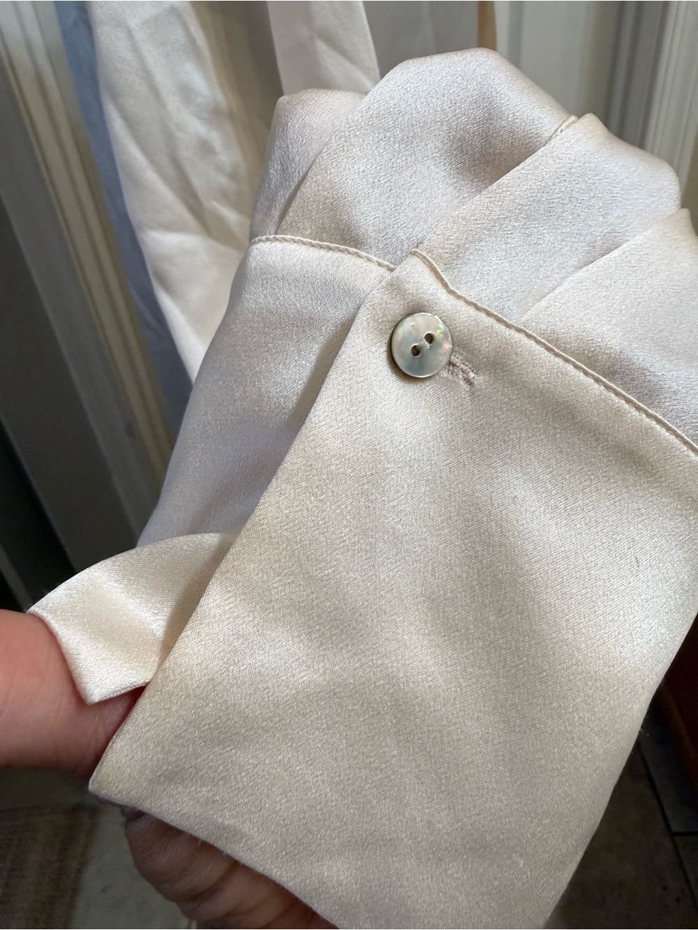 Vince Cream Satin Button-Front Blouse Size L - Picture 6 of 12